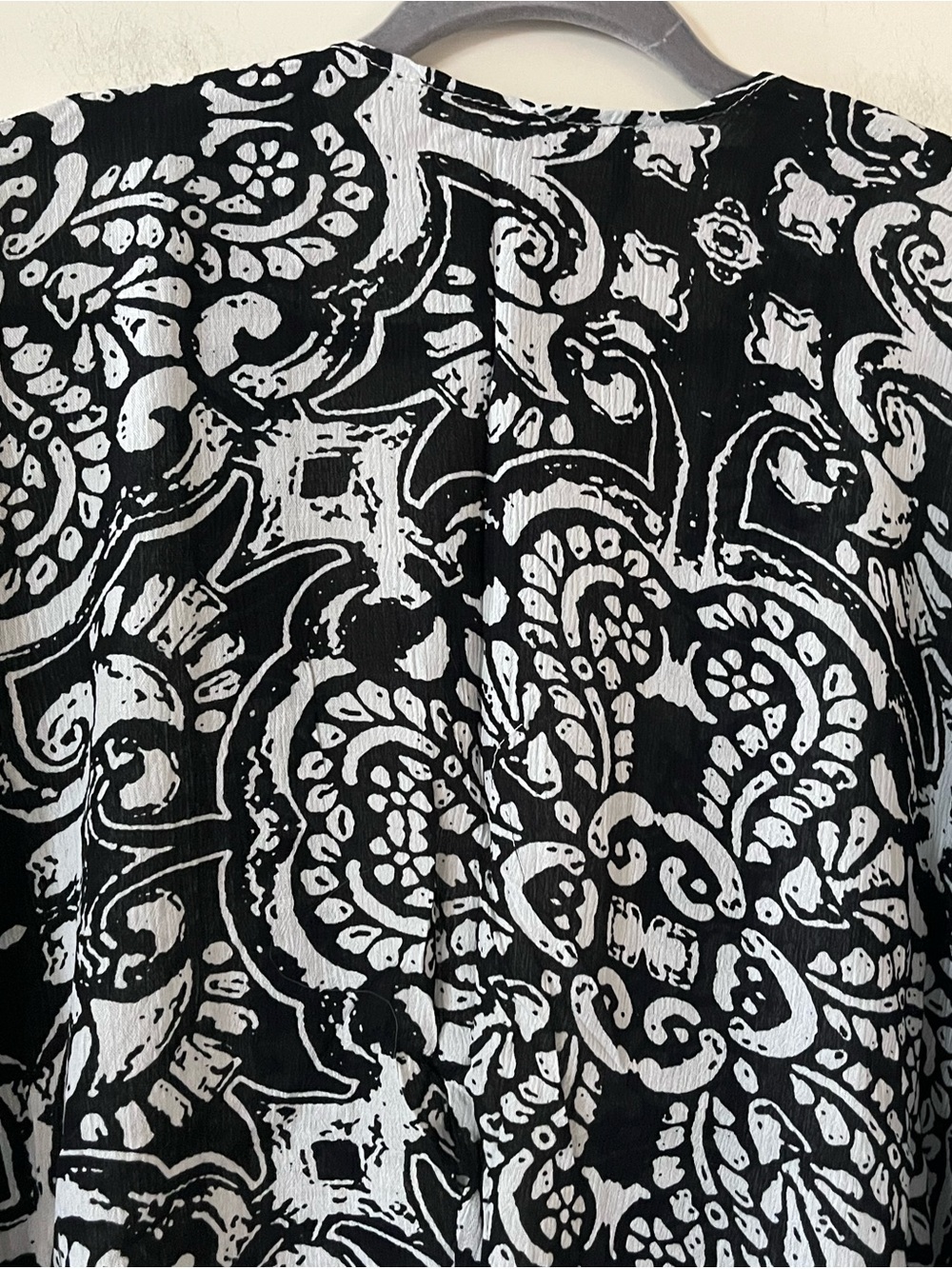 Vince Camuto Lace-Trim Black and White Kimono Wrap OSFM - Picture 12 of 15